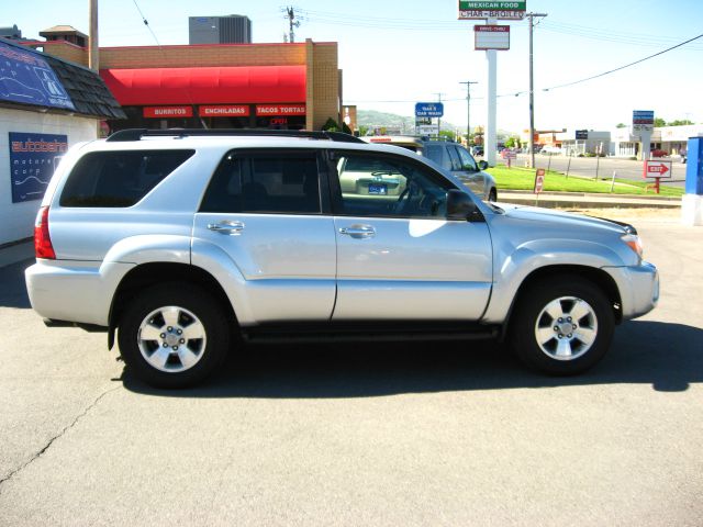 2006 Toyota 4Runner 3.5 H.O V6 Sedan