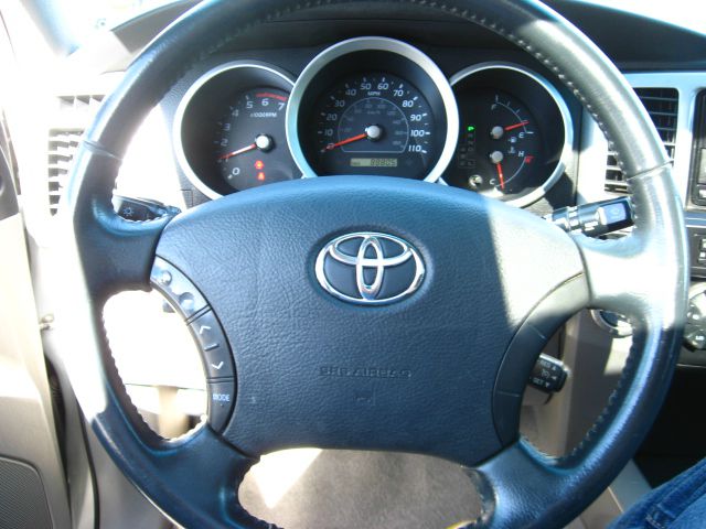 2006 Toyota 4Runner 3.5 H.O V6 Sedan