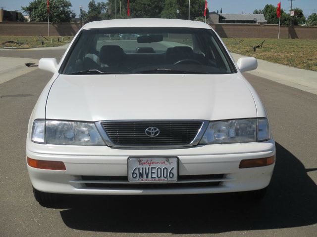 1996 Toyota Avalon LS Flex Fuel 4x4 This Is One Of Our Best Bargains