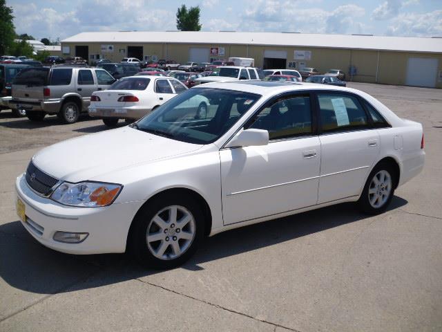 2000 Toyota Avalon XLS