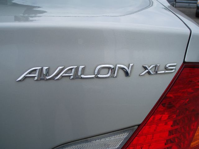 2001 Toyota Avalon XLS