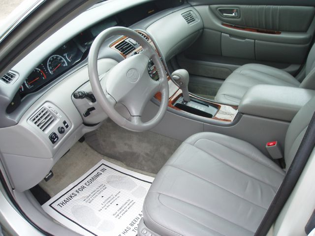 2001 Toyota Avalon XLS