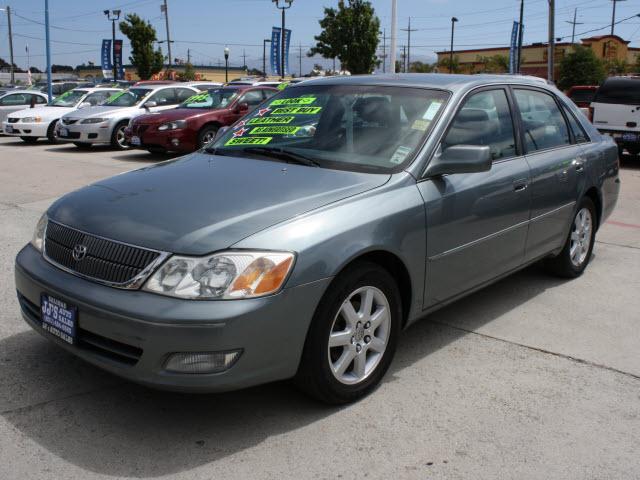 2001 Toyota Avalon XLS