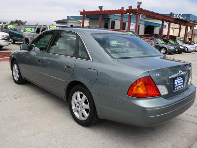 2001 Toyota Avalon XLS