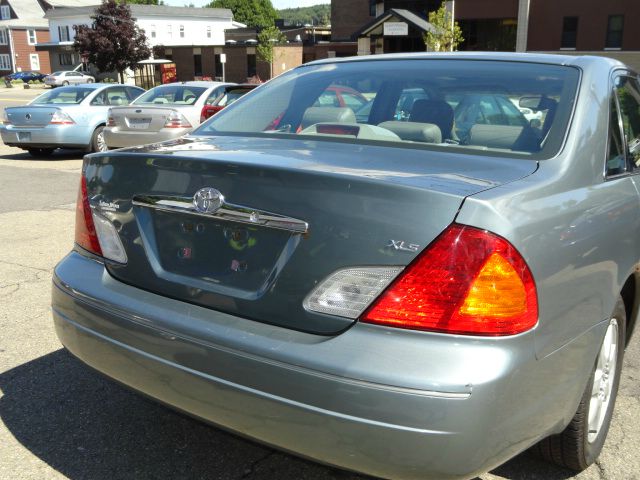 2002 Toyota Avalon XLS