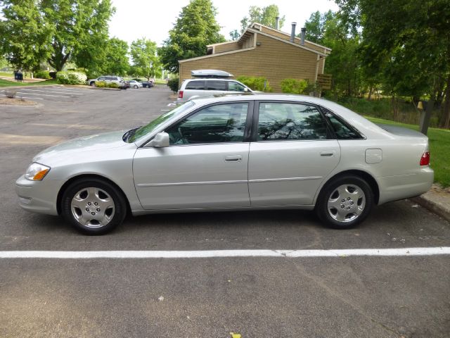 2003 Toyota Avalon XLS