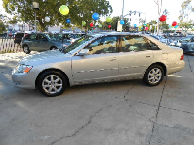 2004 Toyota Avalon Sport 4WD