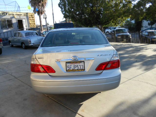 2004 Toyota Avalon Sport 4WD