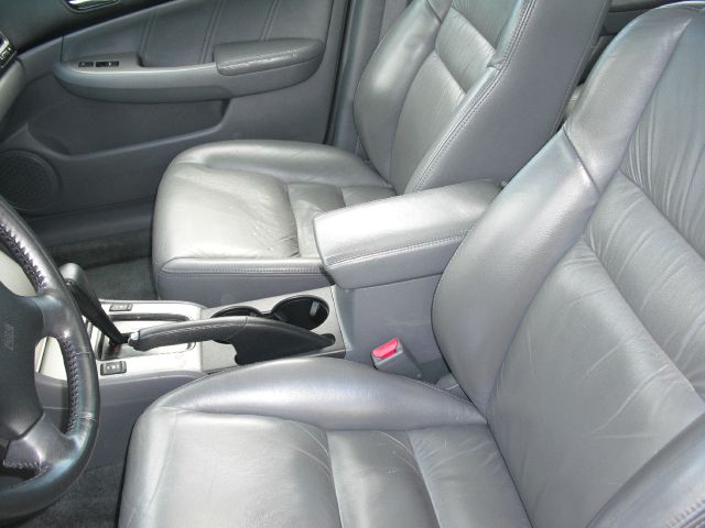 2004 Toyota Avalon XLS