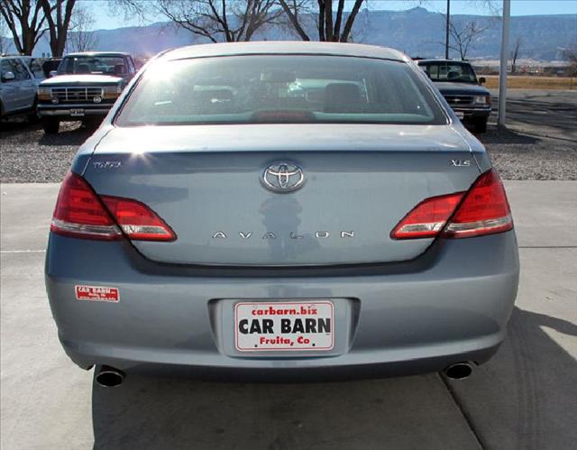 2005 Toyota Avalon XLS