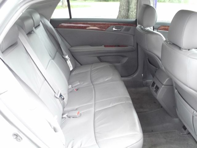 2005 Toyota Avalon XLS