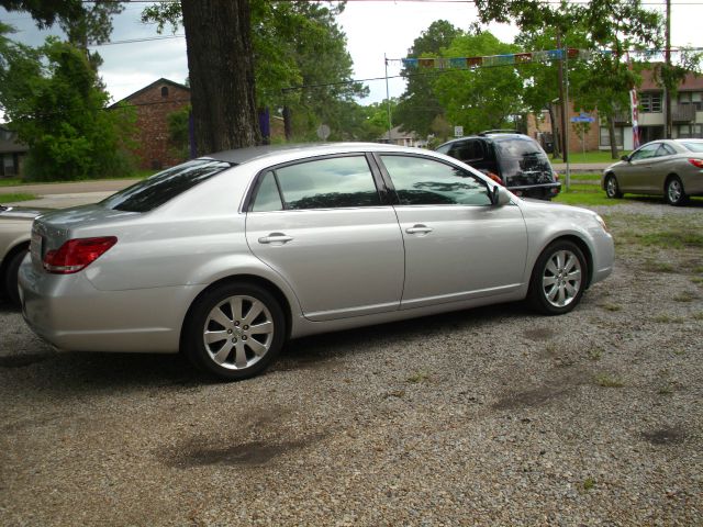 2005 Toyota Avalon XLS