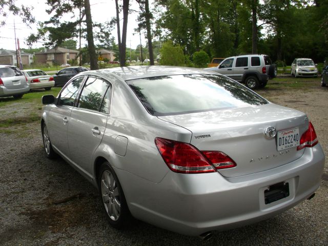 2005 Toyota Avalon XLS