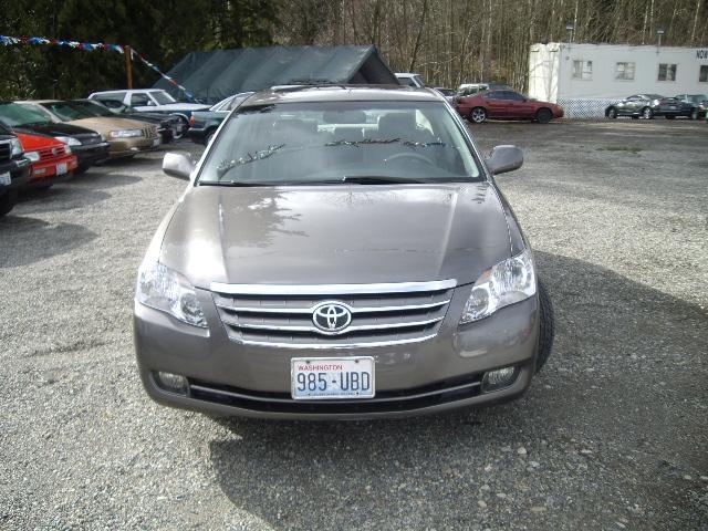 2005 Toyota Avalon XLS