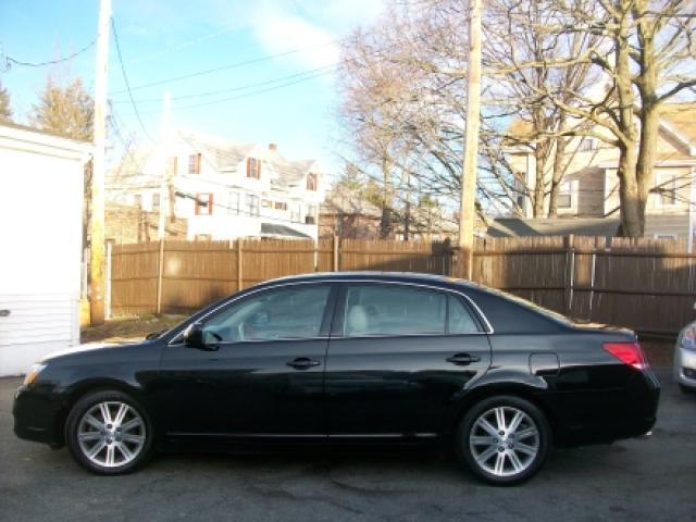 2005 Toyota Avalon SLT 25