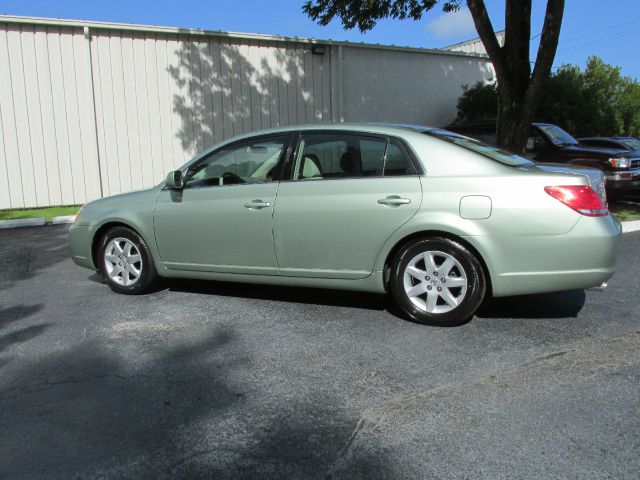 2005 Toyota Avalon XLS