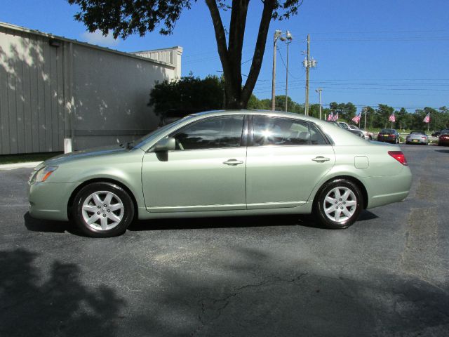 2005 Toyota Avalon XLS