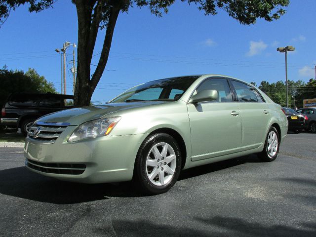 2005 Toyota Avalon XLS