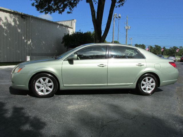 2005 Toyota Avalon XLS