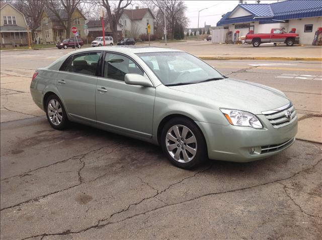 2005 Toyota Avalon XLS