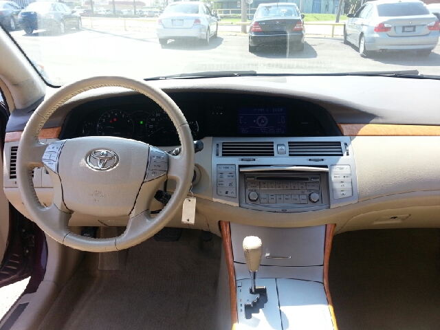 2005 Toyota Avalon XLS