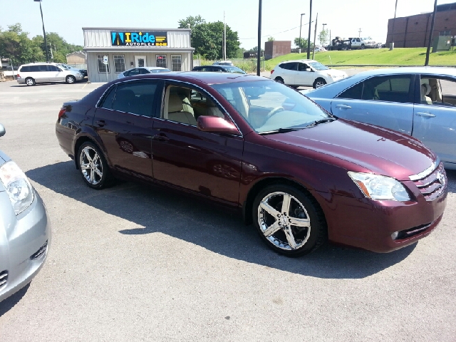 2005 Toyota Avalon XLS