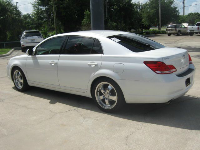 2005 Toyota Avalon XLS