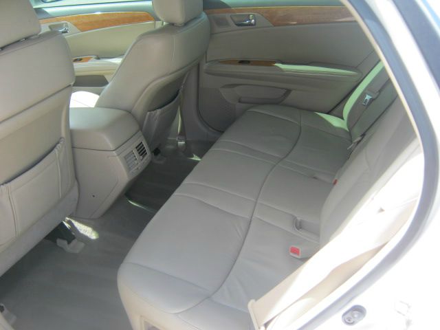 2005 Toyota Avalon XLS