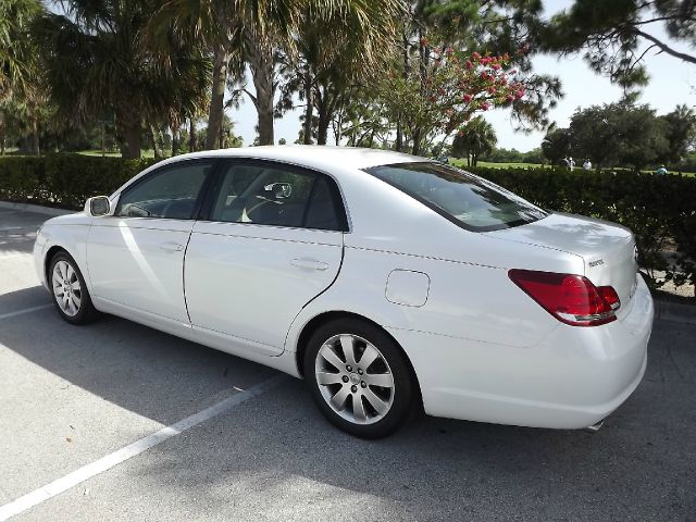 2005 Toyota Avalon XLS