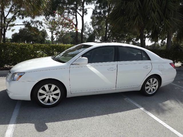 2005 Toyota Avalon XLS