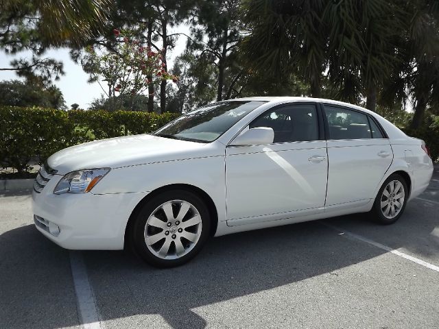 2005 Toyota Avalon XLS