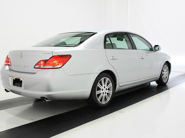 2005 Toyota Avalon Sport 4WD