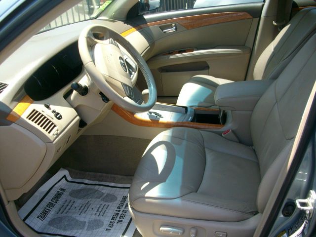 2005 Toyota Avalon XLS