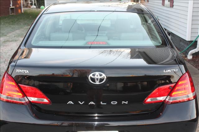 2005 Toyota Avalon SLT 25