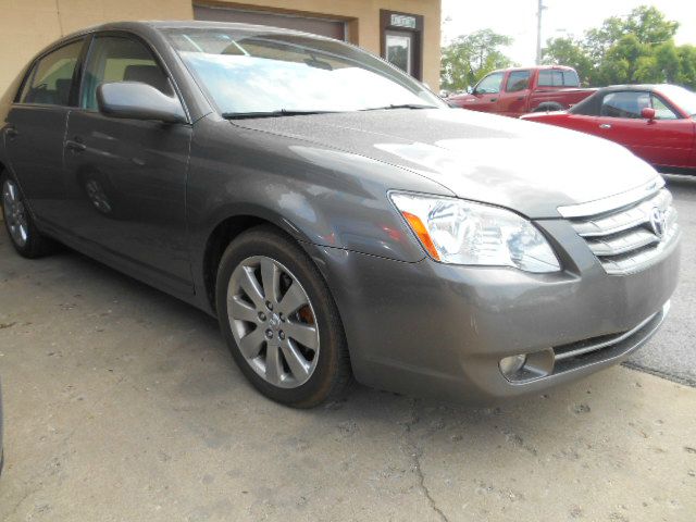 2005 Toyota Avalon XLS