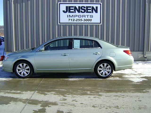 2005 Toyota Avalon Unknown