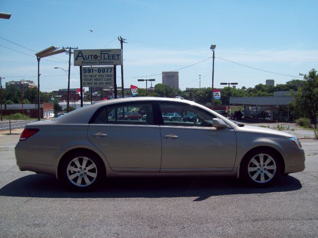 2005 Toyota Avalon XLS