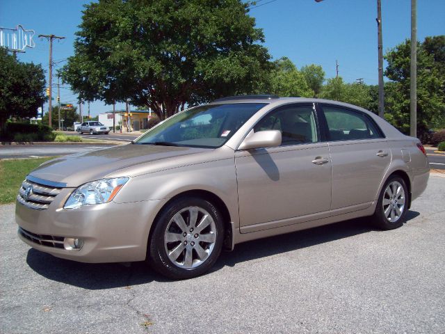 2005 Toyota Avalon XLS