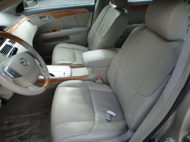 2005 Toyota Avalon SLT 25