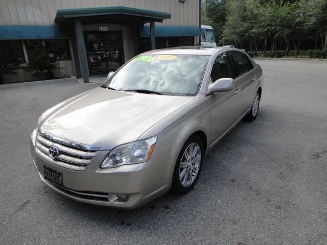 2005 Toyota Avalon SLT 25