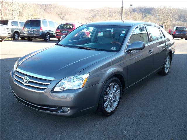 2005 Toyota Avalon Adrenalin 2WD