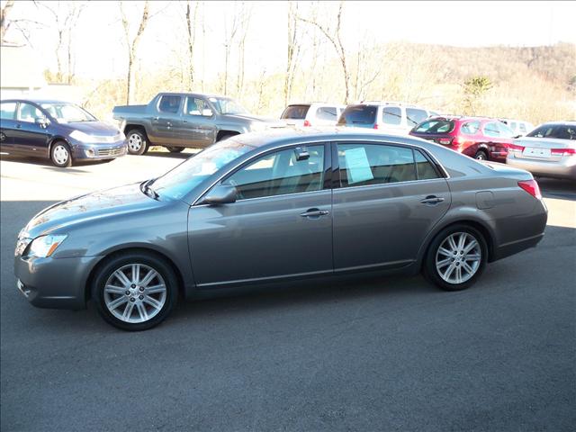 2005 Toyota Avalon Adrenalin 2WD