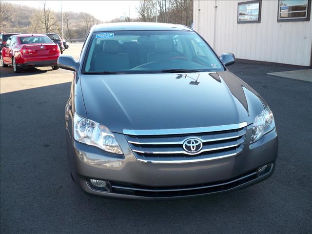 2005 Toyota Avalon Adrenalin 2WD