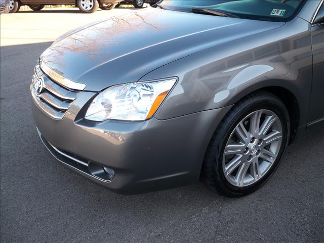 2005 Toyota Avalon Adrenalin 2WD