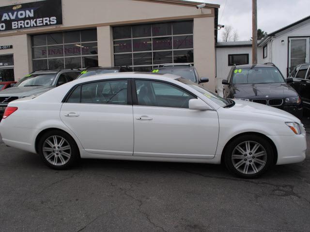 2005 Toyota Avalon SLT 25