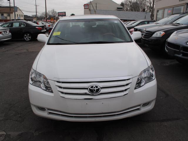 2005 Toyota Avalon SLT 25