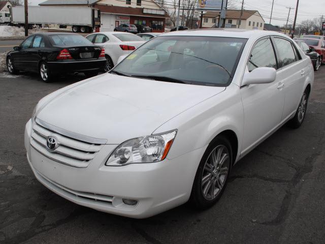 2005 Toyota Avalon SLT 25