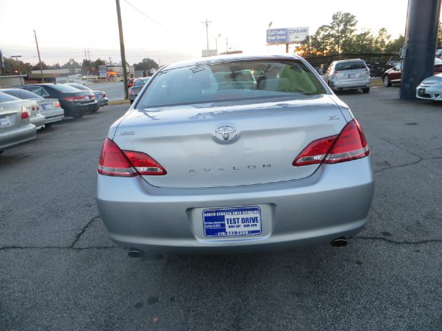 2005 Toyota Avalon XLS