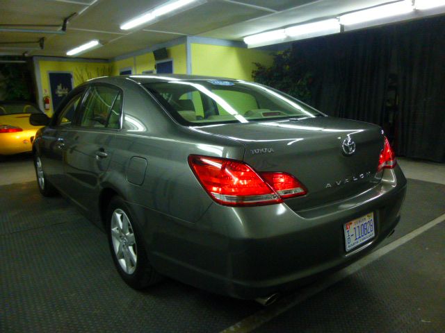 2005 Toyota Avalon XLS