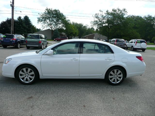 2005 Toyota Avalon XLS